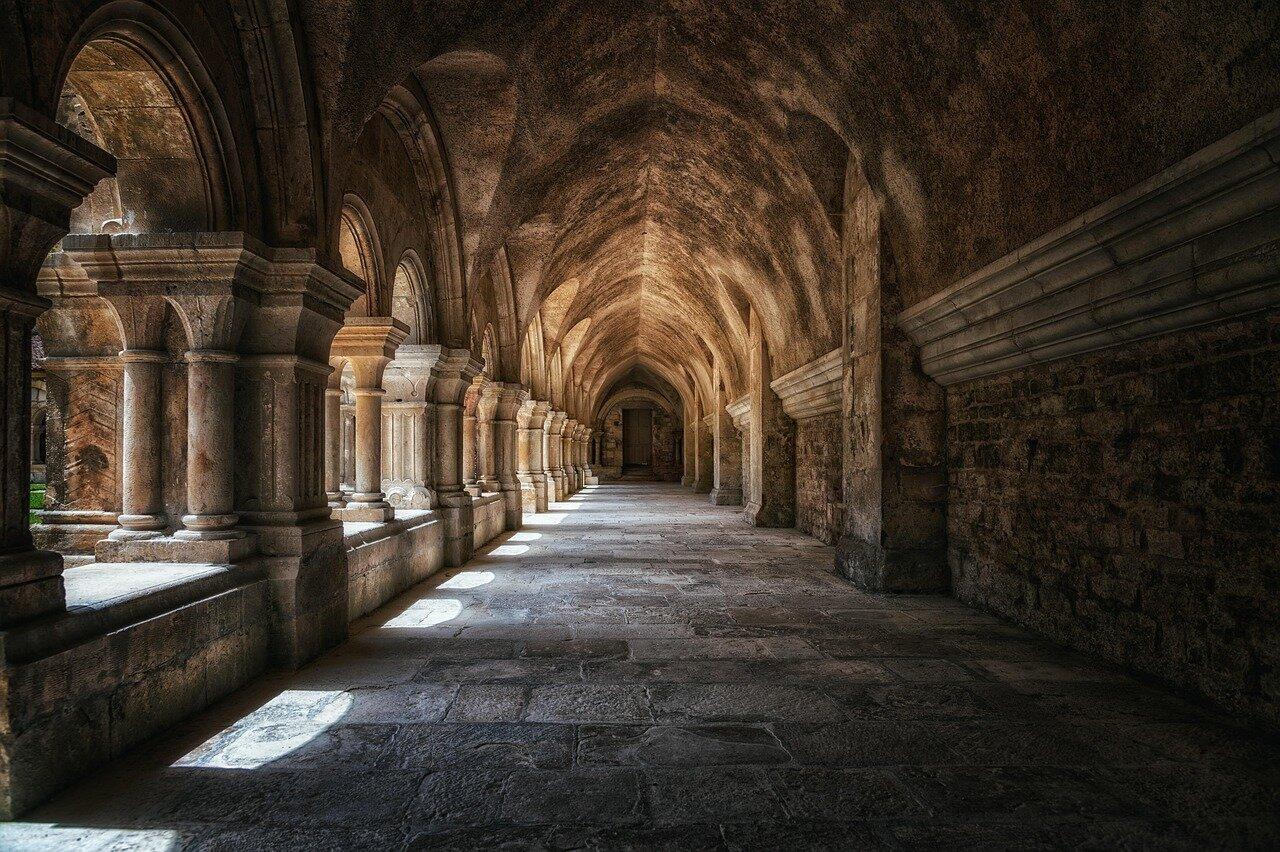 A Quiet Weekend at Poblet: Monastery, Forest and Offline Time