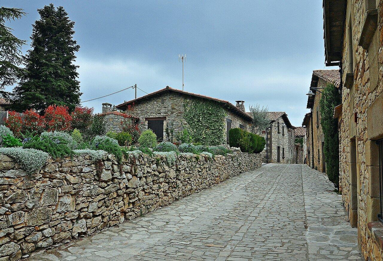 Tavertet Offline: A Quiet Weekend Above the Cliffs